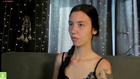 Snapshot of amelia_skyy chatting on July 6, 1:35 am Anna online show from July 6, 1:35 am