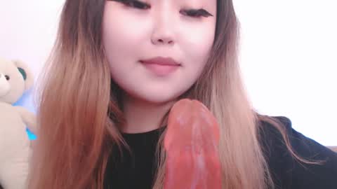 Amelia online show from April 30, 4:57 pm