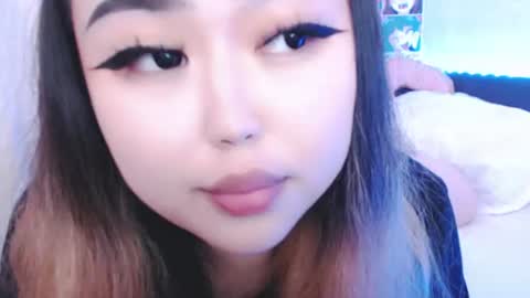 Amelia online show from June 19, 5:17 pm