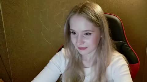 Amelia  online show from May 23, 7:40 pm