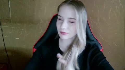 Amelia  online show from May 28, 3:04 am