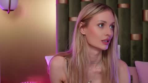 Snapshot of ameliaangell chatting on January 8, 5:59 pm Amelia online show from January 8, 5:59 pm