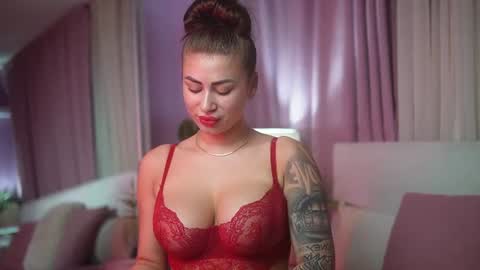  Amelia  online show from June 16, 8:11 pm