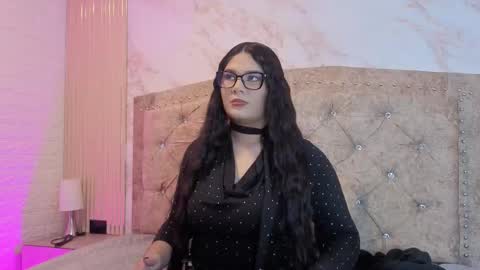 AMELIA CASTELL  online show from March 2, 11:28 am