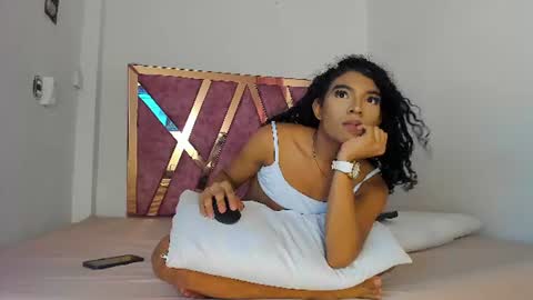 Snapshot of ameliaduval chatting on July 7, 9:19 pm amelia online show from July 7, 9:19 pm