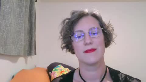 Snapshot of ameliaishka chatting on May 8, 3:01 am Ameliaishka online show from May 8, 3:01 am