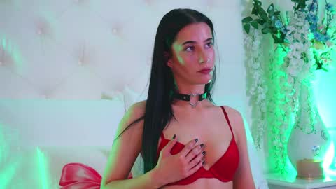 AmeliaJune online show from May 3, 5:30 pm