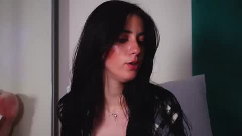 Snapshot of ameliajuney chatting on June 13, 9:57 pm AmeliaJune online show from June 13, 9:57 pm