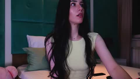 Snapshot of ameliajuney chatting on June 16, 9:50 pm AmeliaJune online show from June 16, 9:50 pm