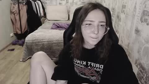 Snapshot of ameliakamishiro chatting on December 19, 2:57 pm Amelia online show from December 19, 2:57 pm