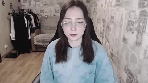 Snapshot of ameliakamishiro chatting on March 4, 7:54 pm Amelia online show from March 4, 7:54 pm