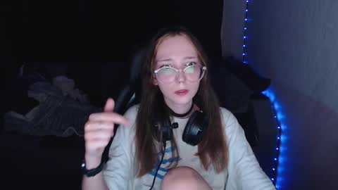 Snapshot of ameliakamishiro chatting on October 6, 9:12 pm Amelia online show from October 6, 9:12 pm