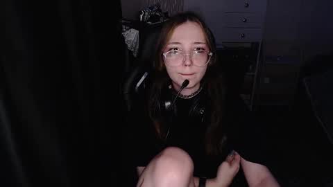 Snapshot of ameliakamishiro chatting on December 18, 4:24 pm Amelia online show from December 18, 4:24 pm