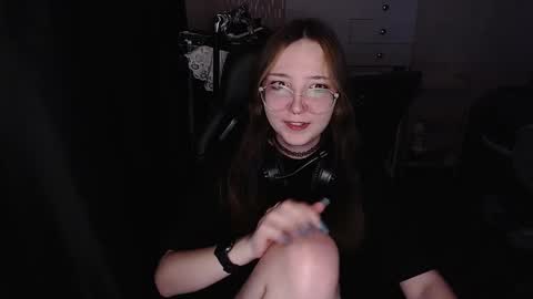 Snapshot of ameliakamishiro chatting on December 19, 3:30 pm Amelia online show from December 19, 3:30 pm