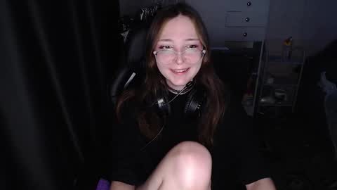 Snapshot of ameliakamishiro chatting on December 20, 4:47 pm Amelia online show from December 20, 4:47 pm