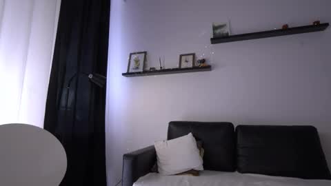 Amelia   online show from March 15, 11:05 am