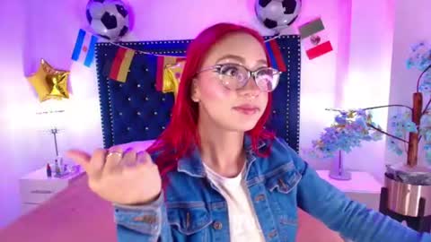 Snapshot of amelie_adamsx chatting on June 15, 11:12 am Amelie online show from June 15, 11:12 am