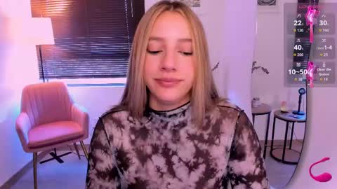 Snapshot of ameliegraham chatting on September 29, 8:24 pm Amelie Graham online show from September 29, 8:24 pm