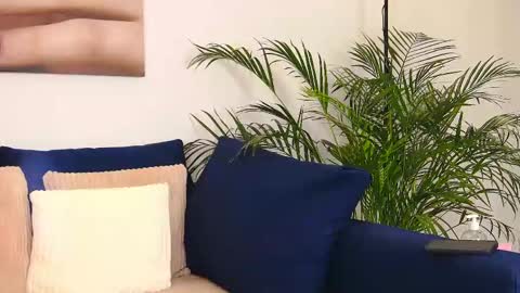 Snapshot of ameliekeys chatting on May 3, 3:12 am Amelie online show from May 3, 3:12 am