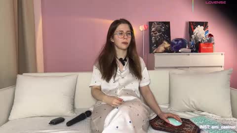 Snapshot of ameliia_castro chatting on March 26, 3:23 am Ameliia castro online show from March 26, 3:23 am