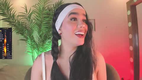 Snapshot of ameliie_brown chatting on November 21, 11:25 pm Amelie online show from November 21, 11:25 pm