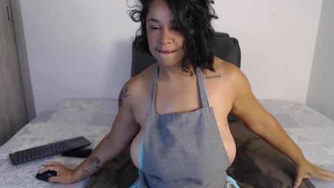 Amelia online show from November 4, 1:21 pm