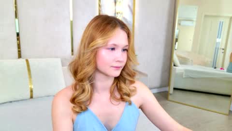 Snapshot of ameliroyse chatting on May 17, 5:20 pm AmeliRoyse online show from May 17, 5:20 pm