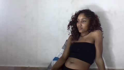 amelisy20005 online show from April 28, 2:27 am