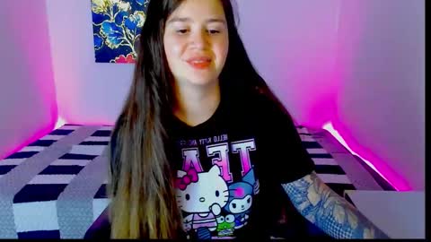 amellymillyy online show from November 12, 12:00 am