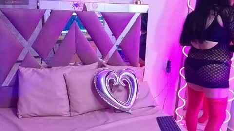 Snapshot of amely_tay chatting on October 18, 11:44 am AMELY online show from October 18, 11:44 am