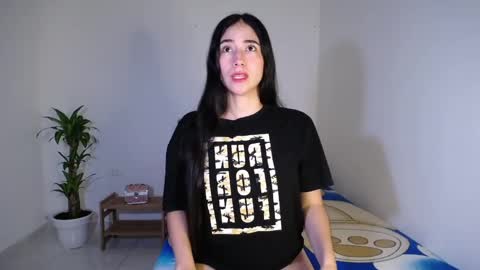 Snapshot of amelycaro chatting on January 27, 4:30 am Amely  online show from January 27, 4:30 am