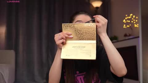 Snapshot of amelyxxx chatting on February 19, 2:07 am Amy online show from February 19, 2:07 am