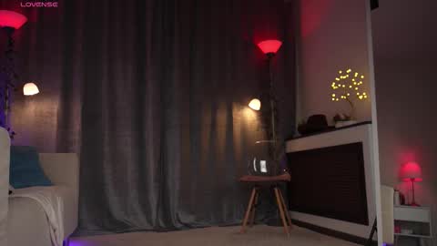 Snapshot of amelyxxx chatting on February 22, 3:07 am Amy online show from February 22, 3:07 am