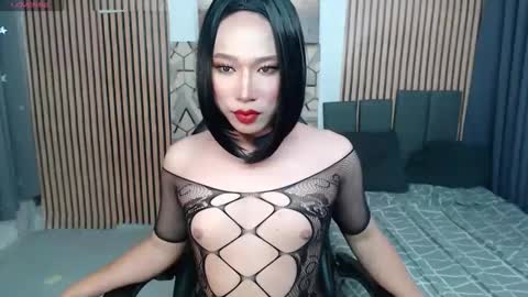 Snapshot of amera_slut chatting on February 22, 8:07 am amera_slut online show from February 22, 8:07 am