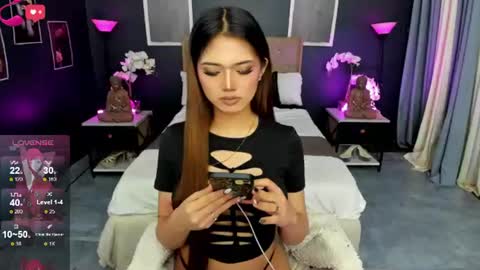 Snapshot of amethyst_claire chatting on June 11, 3:10 pm Claire online show from June 11, 3:10 pm