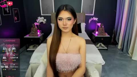Snapshot of amethyst_claire chatting on June 20, 8:39 am Claire online show from June 20, 8:39 am