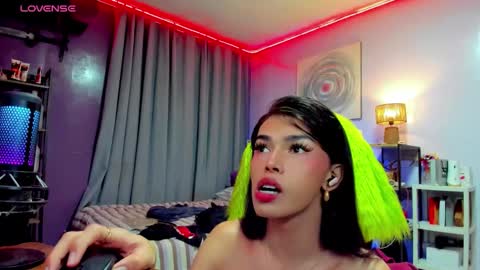 Snapshot of amethyst_ts chatting on October 25, 3:51 pm AMETHYST look at my BIO online show from October 25, 3:51 pm