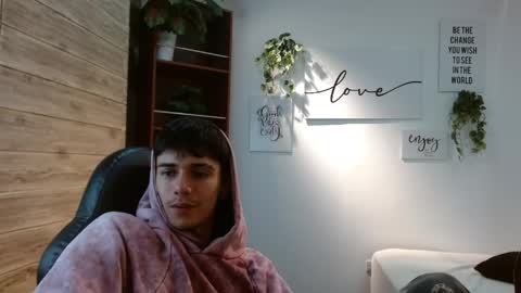 amethystshadow online show from April 26, 4:54 am