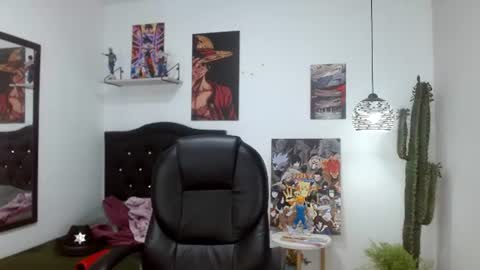Snapshot of amethystshadow chatting on June 20, 3:53 am amethystshadow online show from June 20, 3:53 am