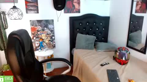 Snapshot of amethystshadow chatting on August 1, 3:28 am amethystshadow online show from August 1, 3:28 am