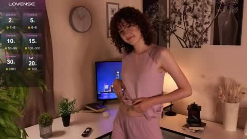 Alivia online show from June 6, 6:12 pm