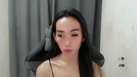 Snapshot of ami_lewis chatting on February 17, 2:20 am JOANNA online show from February 17, 2:20 am