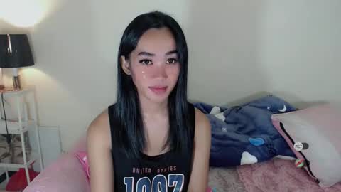 Snapshot of ami_lewis chatting on October 14, 12:00 am JOANNA online show from October 14, 12:00 am