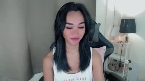 Snapshot of ami_lewis chatting on November 7, 2:11 am JOANNA online show from November 7, 2:11 am