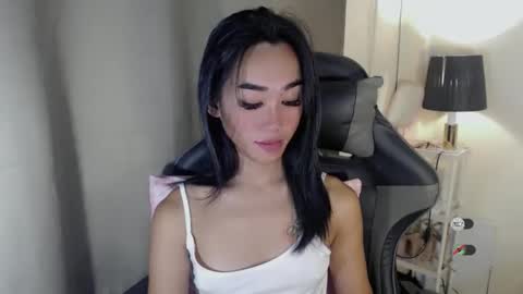 Snapshot of ami_lewis chatting on November 8, 10:30 pm JOANNA online show from November 8, 10:30 pm