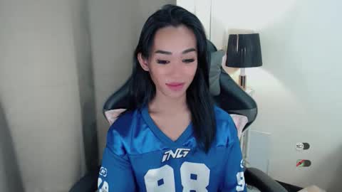 Snapshot of ami_lewis chatting on November 15, 12:52 am JOANNA online show from November 15, 12:52 am