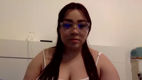 Snapshot of ami_rosee chatting on February 3, 6:40 am ami_rosee online show from February 3, 6:40 am