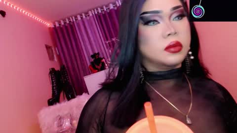 Queen Mireska online show from November 16, 3:39 pm