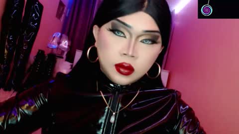 Queen Mireska online show from March 23, 4:11 pm