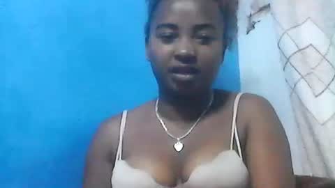 amielle_01 online show from May 5, 7:00 pm